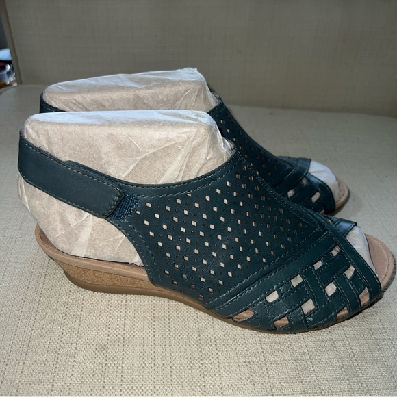 Earth Shoe Womens Size 8M Lake Blue Leather Pisa Galli Sandal Wedge Perforated - Picture 6 of 11
